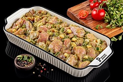 Гуляш из свинины в маринаде с овощами охлажденный