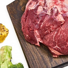 Задняя часть лопаточного отруба без кости из мраморной говядины